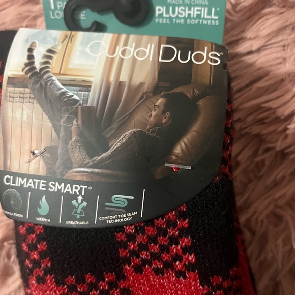 Cuddl Duds Men's Checkered Red and Black Socks nwt - Picture 2 of 2